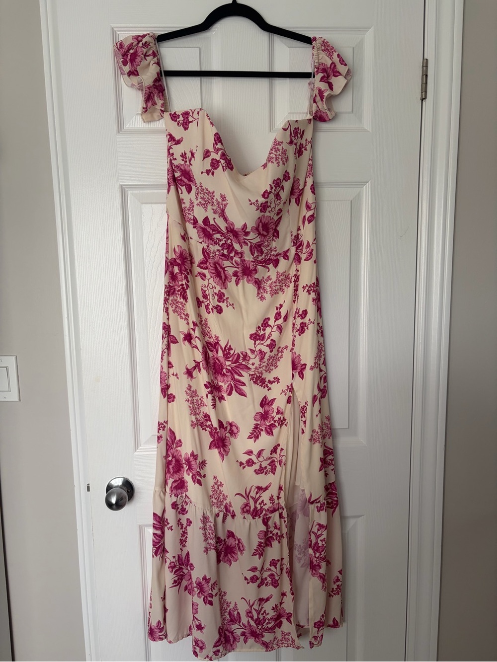 Park & Fifth Bentley - Off-Shoulder Pink Floral Midi Dress